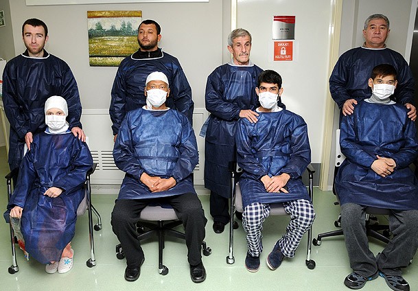 3 kıta 4 ülkeden böbrek nakli