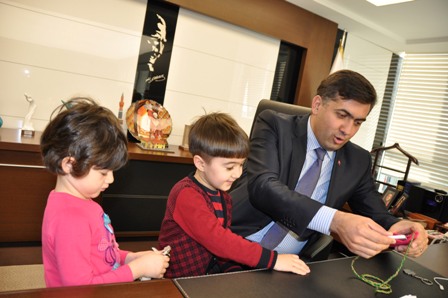 Oyuncaklarını Suriyeli kardeşlerine gönderdiler