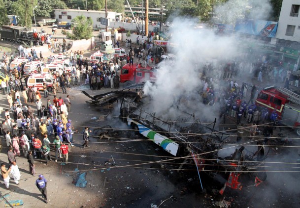 Pakistan'da kanlı cuma