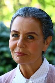 71 yaşındaki Girik masanın üzerine çıktı