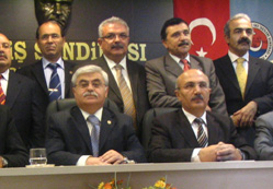 Türk İş, 1 Mayıs'ta tatil istedi