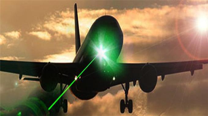 Yine uçağa lazerli taciz