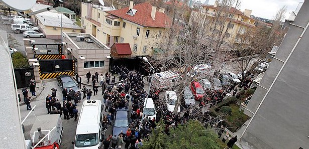 Canlı bomba 6 kilo patlayıcı ile saldırdı