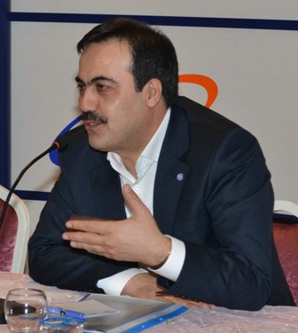 Öztürk, genç işadamlarına tecrübelerini anlattı