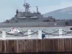 Rus savaş gemisi Çanakkale Boğazı'nda durduruldu