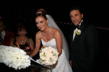 İkinci evliliği de hüsranla bitti