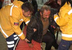 Taşkınlık yapan ağabeyini bıçakladı