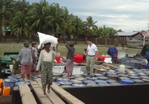 Türk Kızılayı'ndan Arakan'a yardım