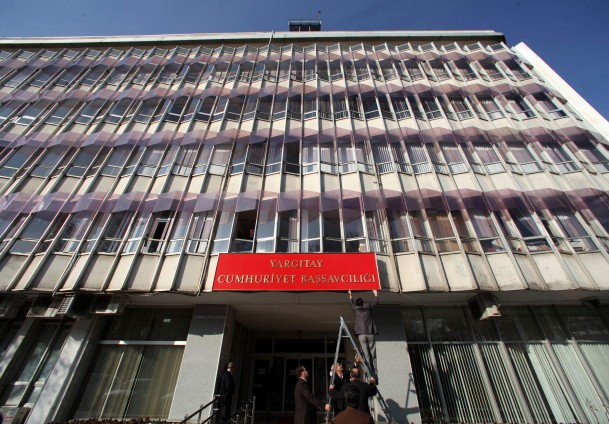 Cinayetin ipucunu makette arıyorlar