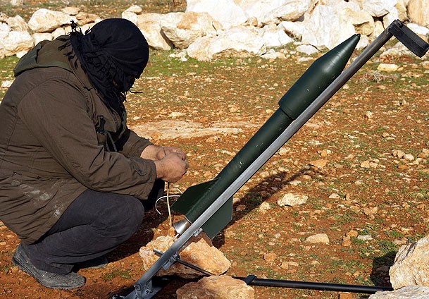 Patlamamış füzeden havan topu üretiyorlar