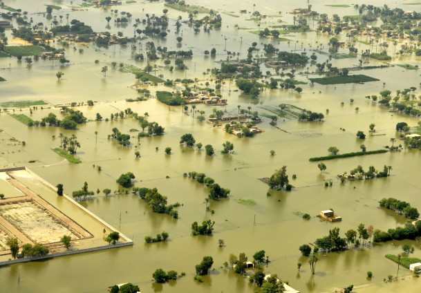 Pakistan'da sel 33 can aldı