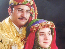 Güle oynaya harbe gittiler