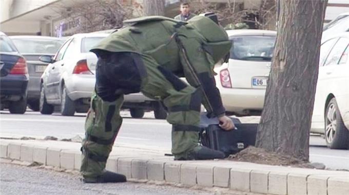 İsrail Büyükelçiliği yakınında bomba paniği