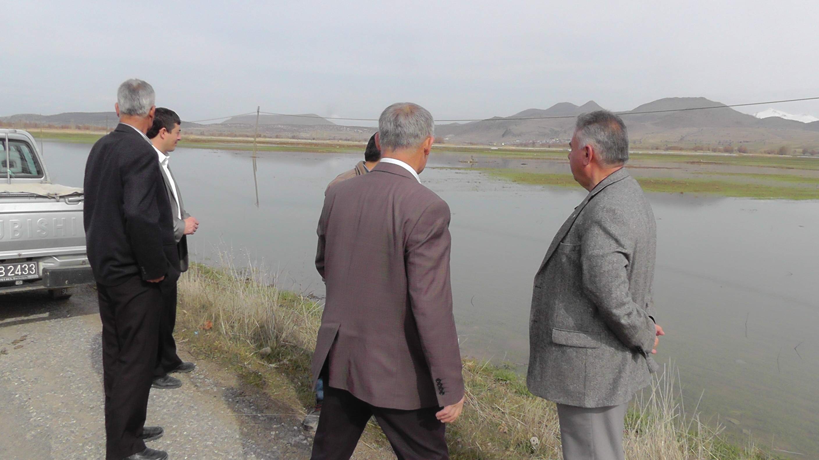 Ekili alanların su altında kalması korkutuyor