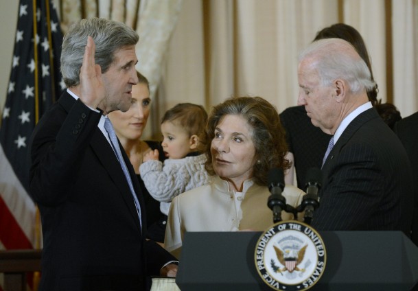 John Kerry yemin etti