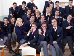 Bizim Okul dizisi Kurtlar Vadisi'ni solladı