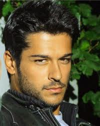 Burak Özçivit'ten evlilik açıklaması