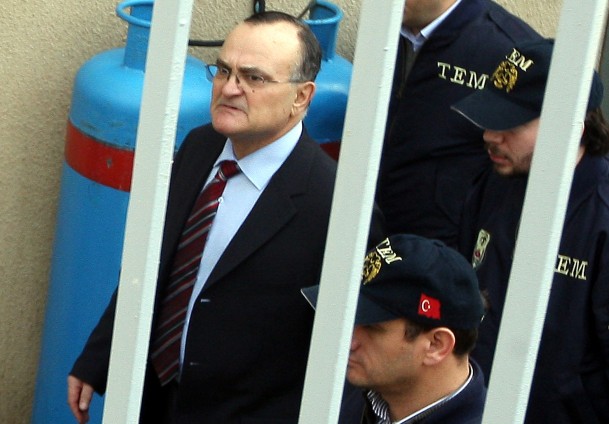 Saygun ameliyata alındı