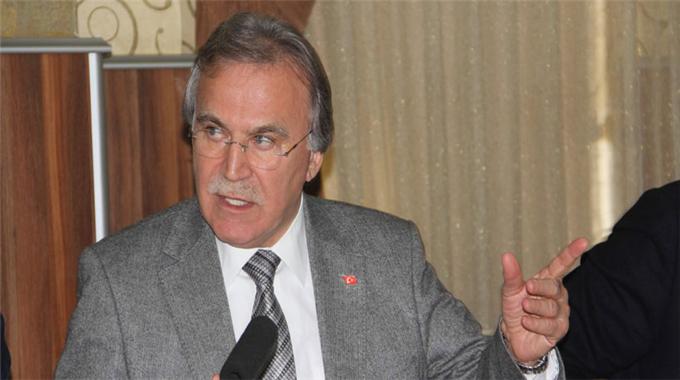 Şahin gazetecilerle bir araya geldi