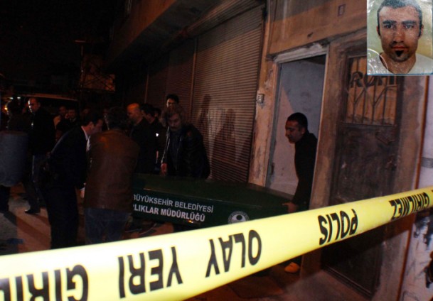 Kızını ve damadını öldürdü