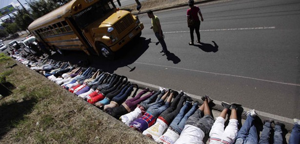 Derbide yine kan aktı: 80 yaralı 1 ölü