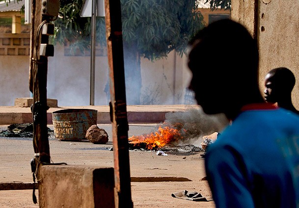 Fransa Mali'de karakol bombaladı