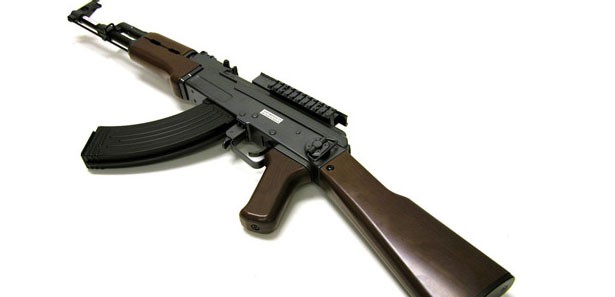 Otomobilden uzun namlulu iki silah çıktı