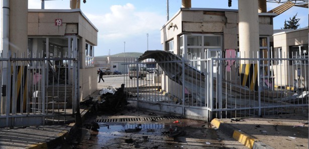 Sınır kapısında büyük patlama: 4'ü Türk 9 ölü