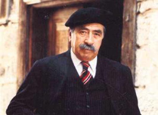 Tekin Akmansoy kimdir?