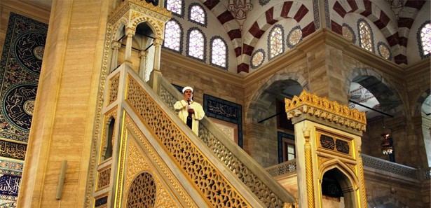 Cuma hutbesinde "yılbaşı" uyarısı