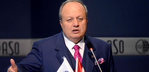 Özdebir: 300 milyon dolar cepte!