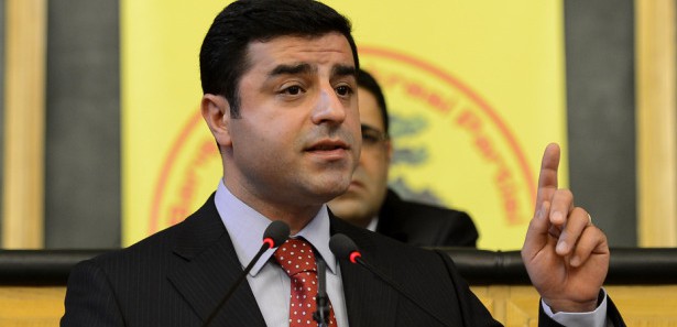 Demirtaş'tan Erdoğan'a bayrak yanıtı