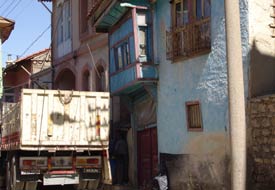 Akşehir'de çöp ev boşaltıldı