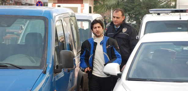 Kavga ettiği amcasının evini yaktı