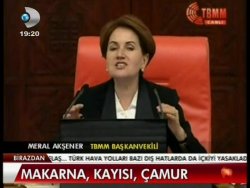 Meral Akşener CHP'li vekilin kayısılarına el koydu