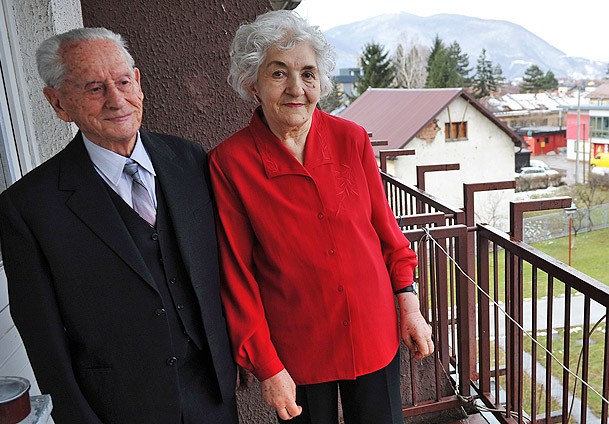 Savaşta başlayan aşk huzurevinde sürüyor