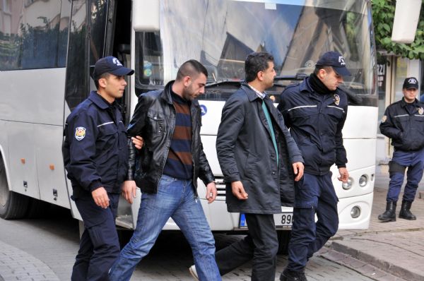 3 avukat ve bir albay gözaltında