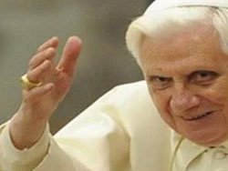 Papa'yı kara para götürdü