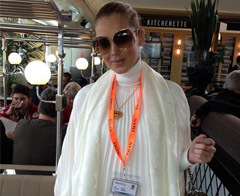 Petek Dinçöz umreye gitti