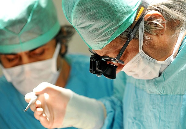 Sağlıkçılara ek ödeme yürürlükte