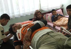 Engelli öğrencileri taşıyan minibüs devrildi