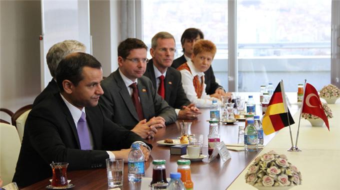 Nazi Cinayetleri Araştırma Komisyonu'ndan ziyaret