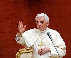 Papa görevini bırakmadan atama yaptı