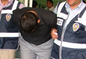 Öğrencilere yardım için dolandırmış!