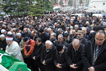 Veli Hakan Emrem babasını kaybetti