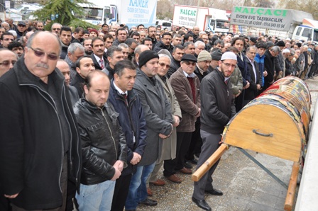 Ayşe Akdeniz hayatını kaybetti
