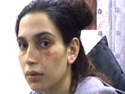 Hırsızlık yapmayan hamile eşini dövdü