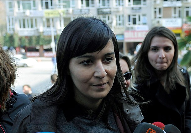 Yurt dışına çıkış yasağı kalktı