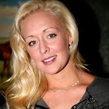 Ünlü şarkıcı intihar etti