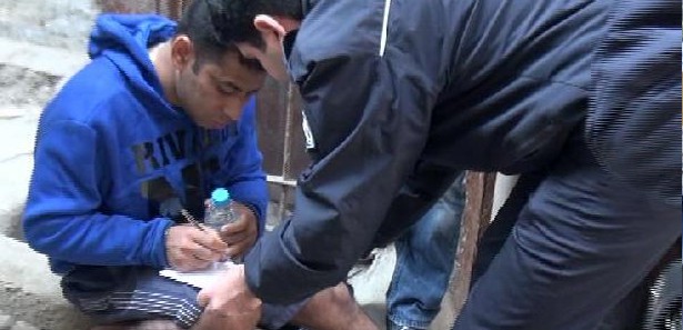 El ve ayaklarını bağlayıp ölüme terk ettiler